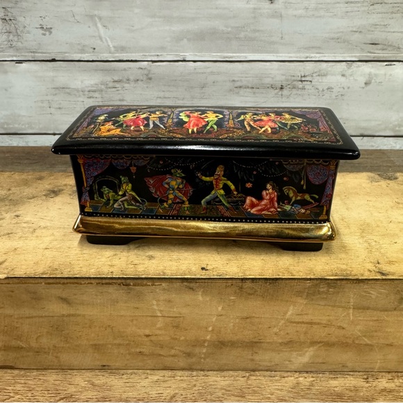 1991 Ardleigh Elliott Numbered Porcelain Russian Nutcracker Music Trinket Box - Picture 6 of 9